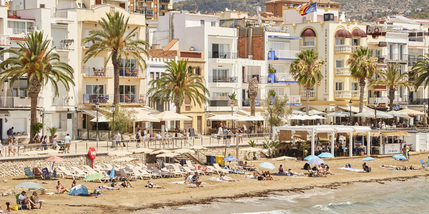 plage de Sant Sebastià sitges plage de Sant Sebastià sitges